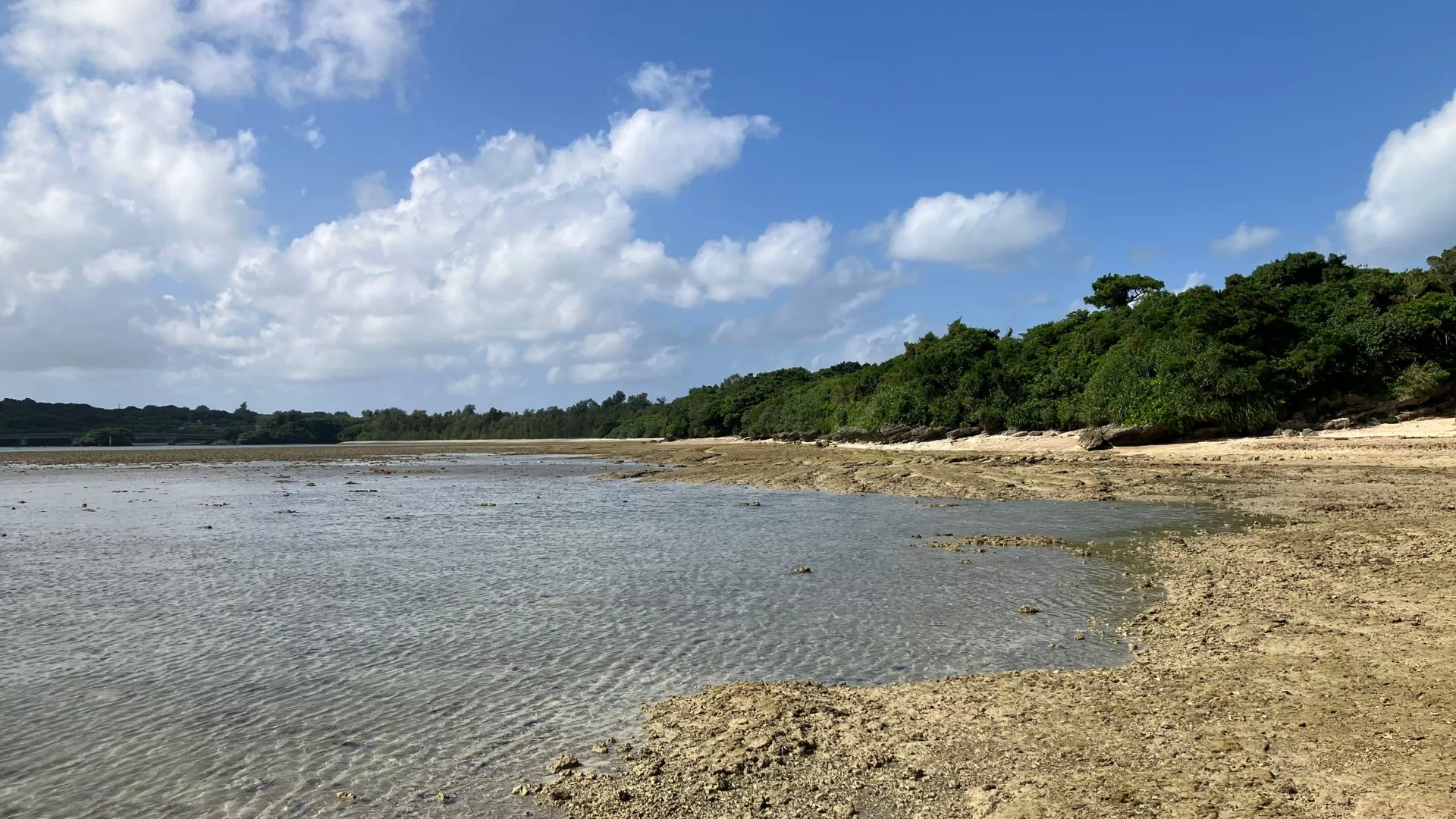 藪地島　ジャーネー洞の浜