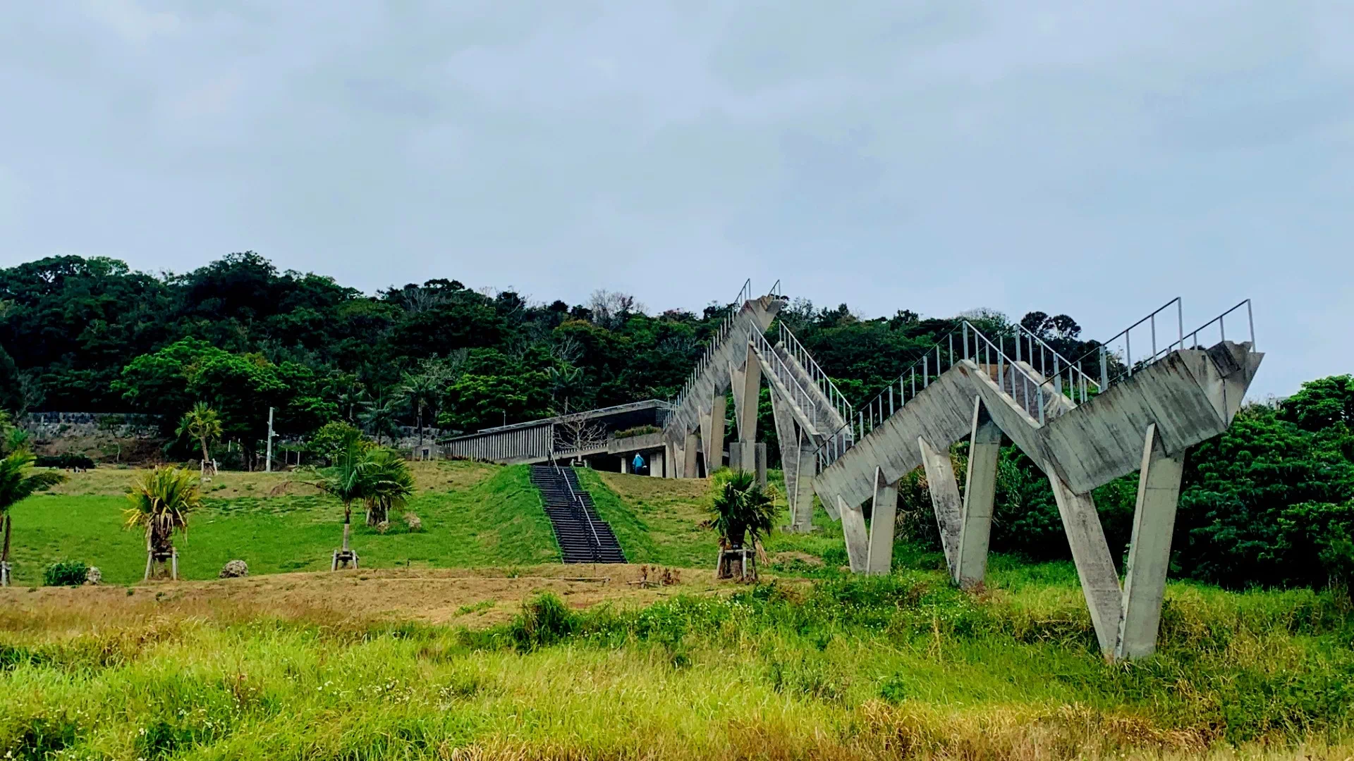 西部プラザ公園